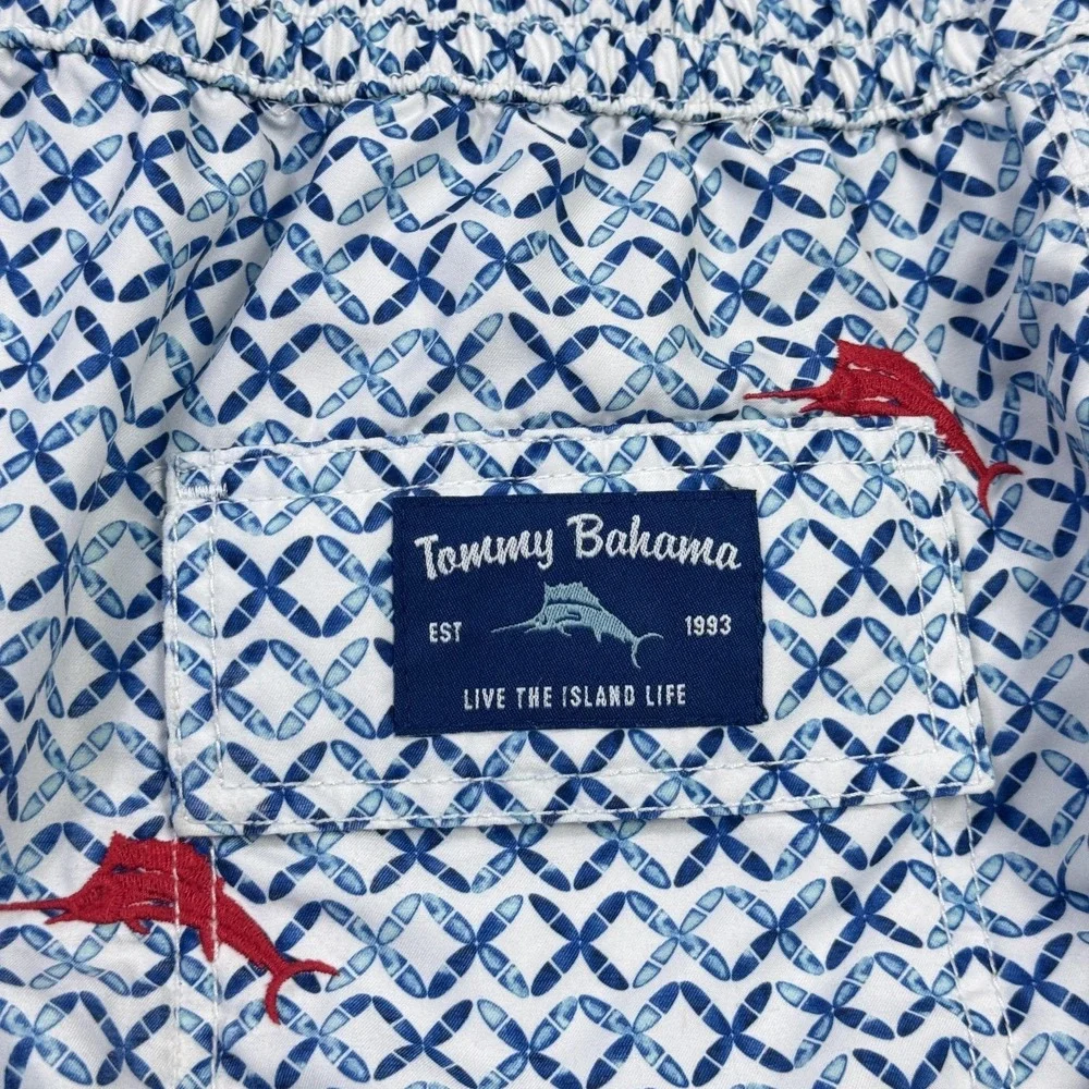 Tommy Bahama Swim Trunks Shorts Mens Small White‎ Geometric Lined Drawstring